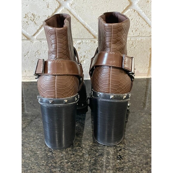 CHARLES BY CHARLES DAVID Decker Embossed brown Boots booties heels size 5 - Picture 4 of 7